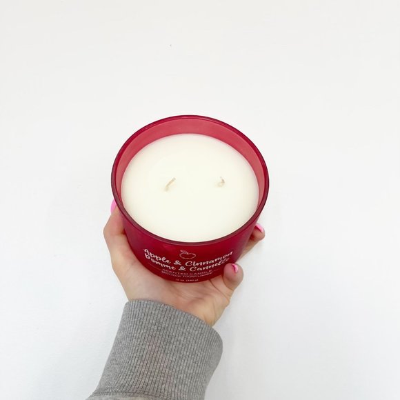 ✨ Apple & Cinnamon Double Wick Candle - Picture 2 of 2